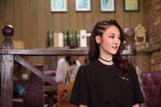 双剧霸屏 张可盈萌系硬核少女 精准演技获肯定