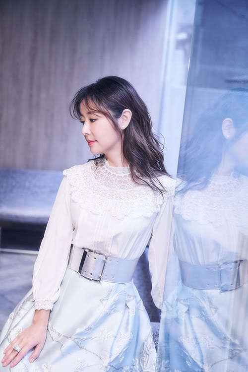 林心如解锁国韵潮流 靓丽束腰扩展姿容仙气