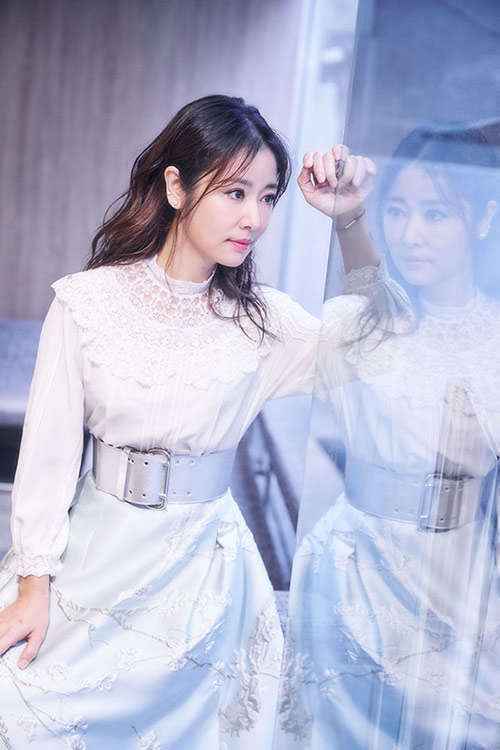 林心如解锁国韵潮流 靓丽束腰扩展姿容仙气