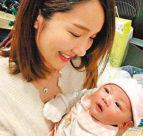 李亚男陈凯琳等谈新手妈妈心得：养儿方知父母心