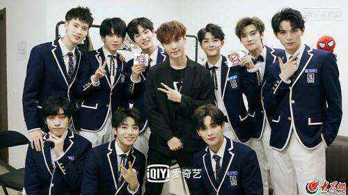 何炅助力《青春有你》决赛 张艺兴发长文祝福训练生