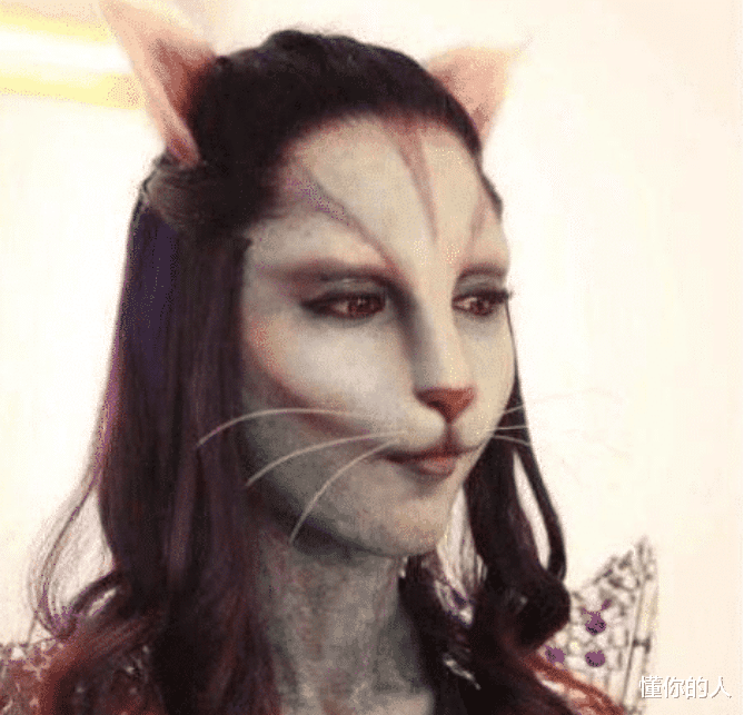 非诚勿扰“猫脸”女嘉宾无人敢牵手，卸下妆容后，观众沸腾了！