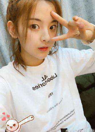 杨超越首度回应被叫锦鲤:不能用幸运二字抹平努力