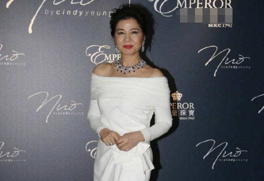 她是刘德华的理想妻子，迷倒周润发张国荣，撩遍全香港却决定孤独终老