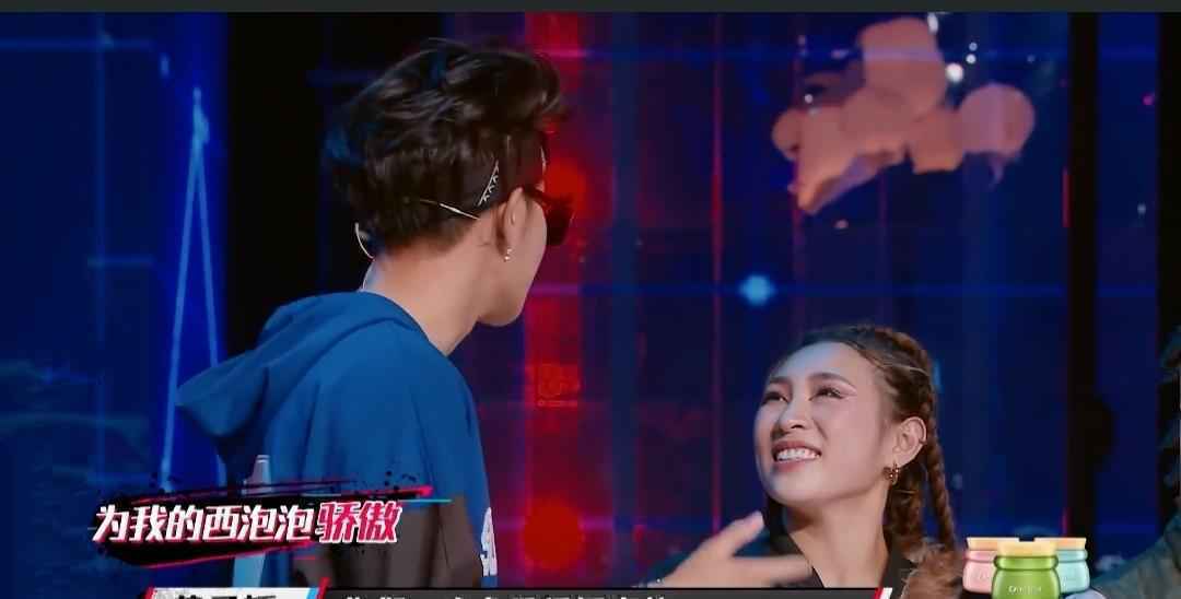 《街舞》12强选手，黄子韬战队成员，淡淡在《舞蹈风暴》仅获两杆