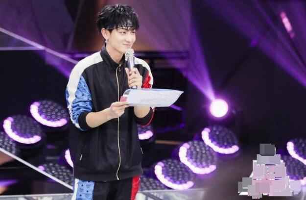 黄子韬直播首谈父亲 生前让自己学会化悲痛为力量