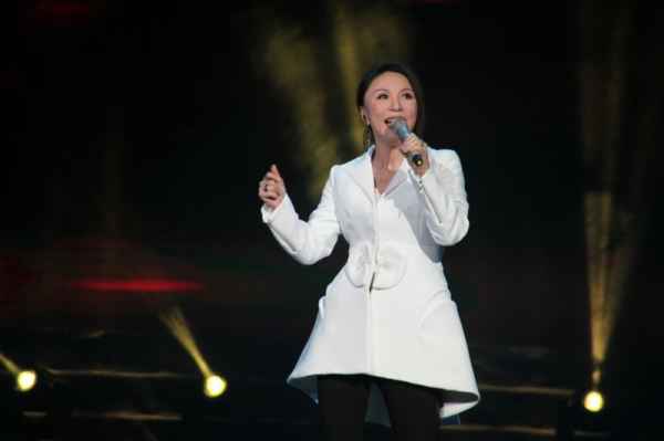 耍大牌遭全网封杀，曾经7次荣登春晚舞台，如今街头卖艺无人识！