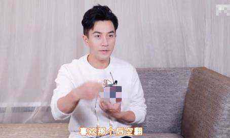 刘恺威提及女儿小糯米难掩笑容：睡前帮她后空翻