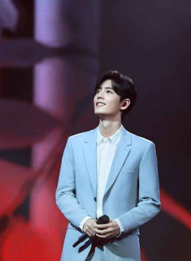 肖战：大V爆料25号现身综艺！