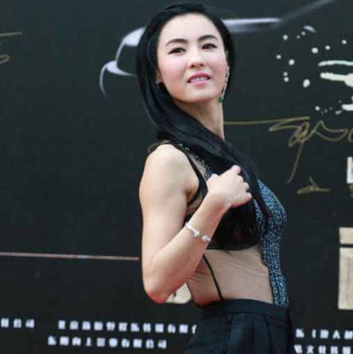 张柏芝近照曝光，面容僵硬表情失控，网友：不及王菲一半美