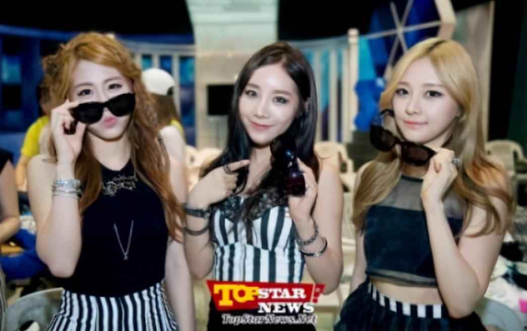 她是好声音中最红的冠军，如今又成为影视圈中最抢手的女人