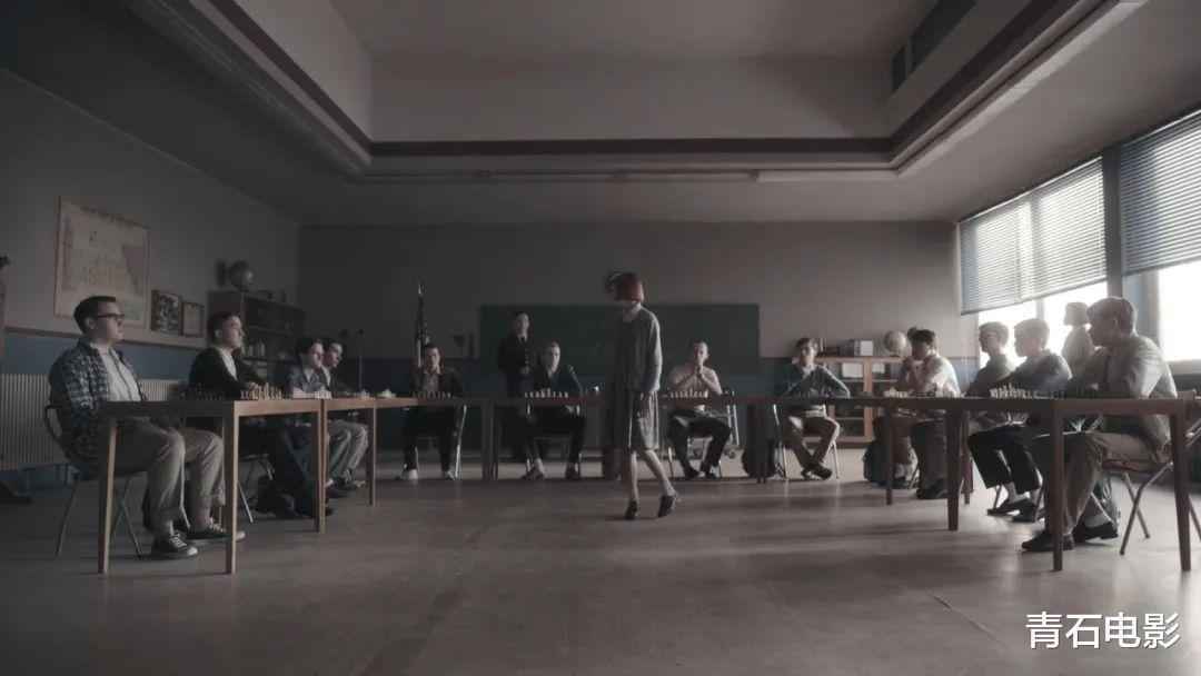 连刷7集还不过瘾！豆瓣9.2分爽剧，希斯·莱杰生前就想拍它