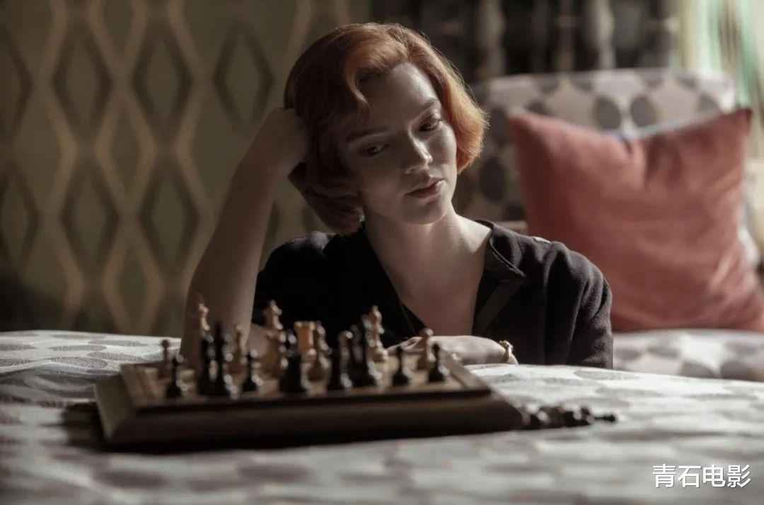 连刷7集还不过瘾！豆瓣9.2分爽剧，希斯·莱杰生前就想拍它