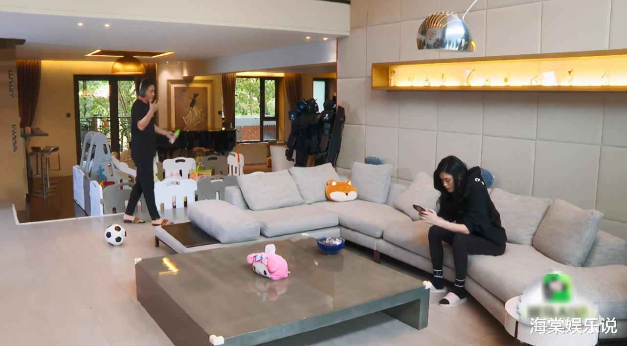 奚梦瑶复式豪宅首曝光！四太大手笔赠豪宅，连婴儿游乐设施都配齐