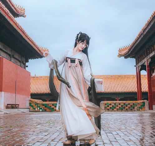 徐娇故宫拍摄绝美古风大片清秀出尘宛若女神