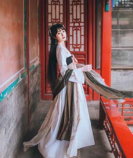 徐娇故宫拍摄绝美古风大片清秀出尘宛若女神