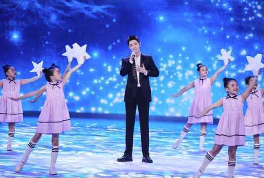 肖战 亚太最帅面孔 王一博蔡徐坤紧随其后