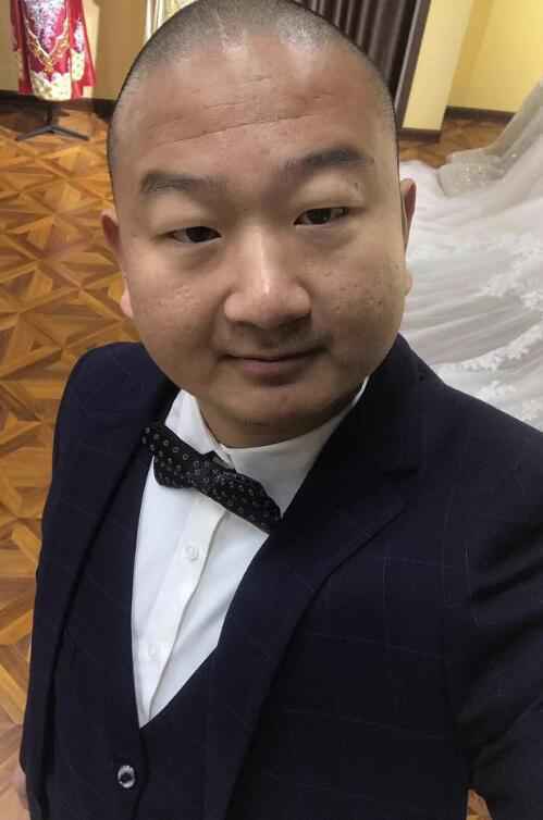 Giao哥结婚 调侃：“我算什么货色能上热搜！”