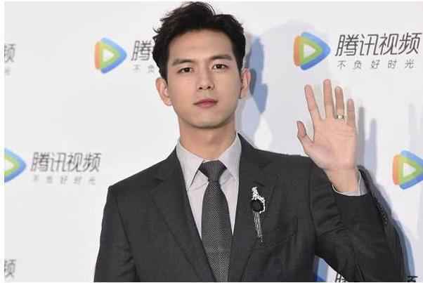 李现回应戴戒指 按照大小排序哪个合适哪个带