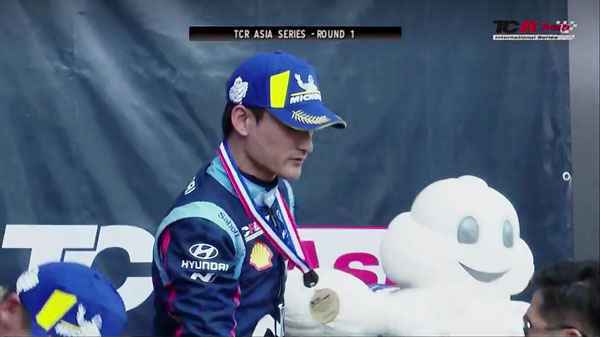 偶像级赛车手变狐狸精&nbsp;高华阳《动物管理局》呆萌上线