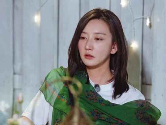 唐一菲怼小三传闻 重启微博强势回应