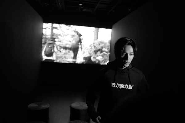  陈坤“行走的力量”分享展进入最后一周