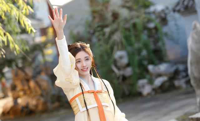 鞠婧祎新剧被喷，绑架戏份像咬化妆棉，铁刘海更是躺着也不歪！