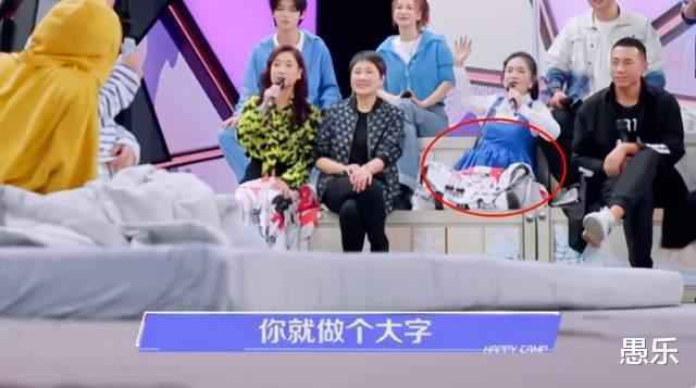 二胎实锤？谢娜直播时疑出现孕吐，干呕后连忙漱口脸色差，刘维小动作亮了