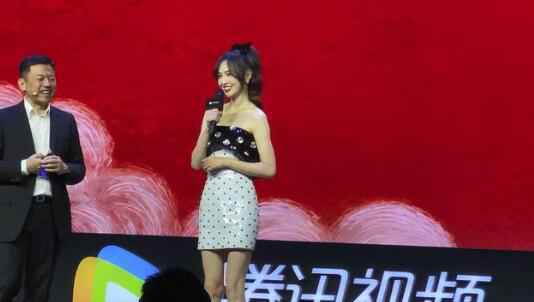 唐嫣生的是女儿 现场为电视剧《燕云台》造势