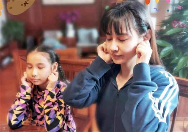 杨雪“不小心生了个自己”，女儿完美继承妈妈基因，9岁就是神颜