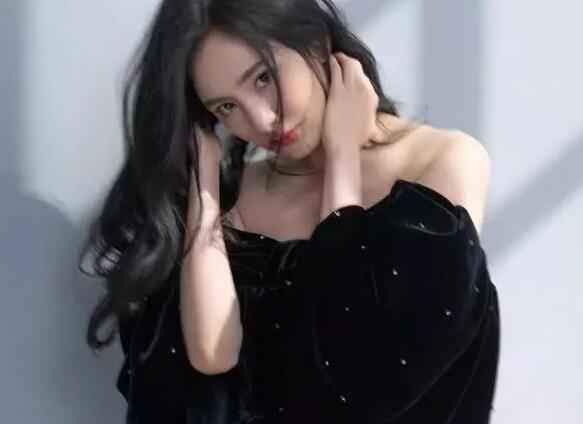 杨幂拍戏被偶遇