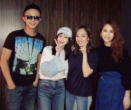 杨丞琳合体王心凌为闺蜜庆生 合照被赞逆生长