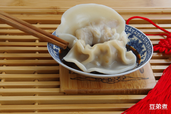 冬天，遇到此面食要多吃，简单一煮，皮薄馅多，大人孩子都爱吃