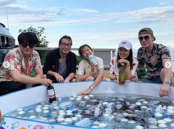 陈意涵携老公探班林心如，两辣妈拼酒友情深厚，杨祐宁忙赚奶粉钱