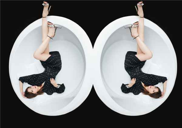  赵薇水钻波点裙大片释出