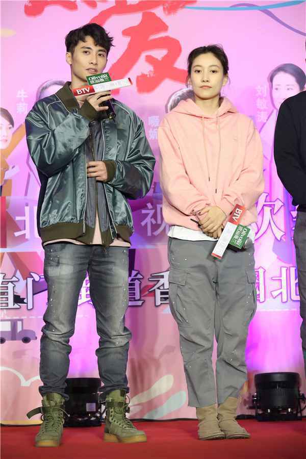 啜妮淮文现场大跳广场舞