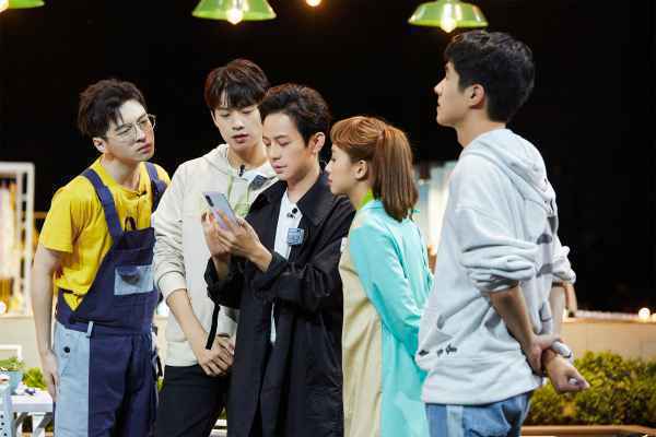  《明星大侦探》王鸥叫鬼鬼“宝宝”