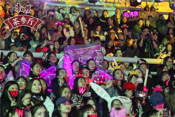 一起感受陈伟霆带来的“双柠魔力”