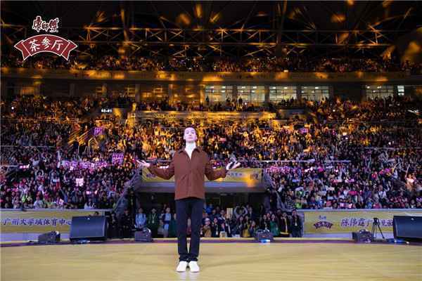 一起感受陈伟霆带来的“双柠魔力”