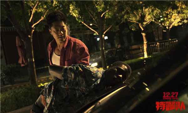 《特警队》“酷燃”预告海报双发