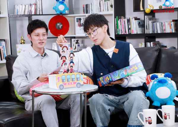  王矜霖畅谈新作 现场玩儿嗨尽显反差萌