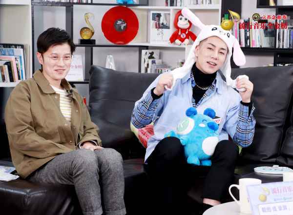  王矜霖畅谈新作 现场玩儿嗨尽显反差萌