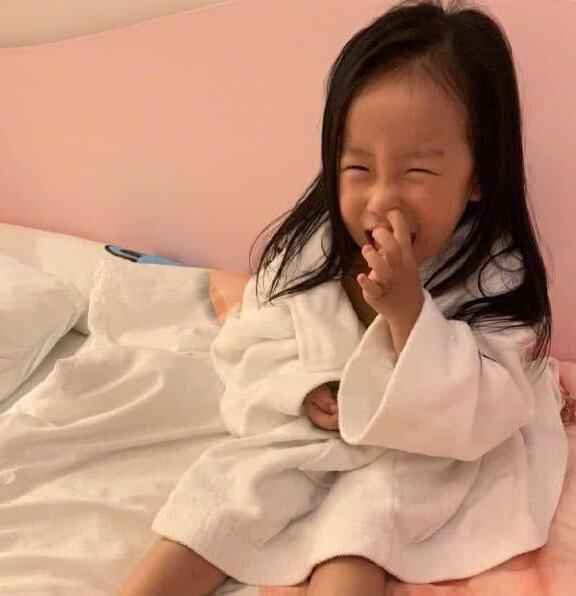 伊能静回怼网友 不应该针对三岁小孩子