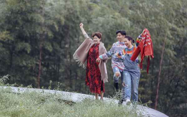  《我最爱的女人们》蔡少芬罕见撒娇