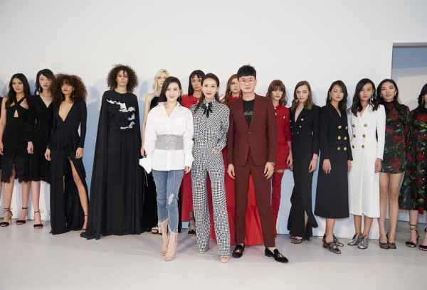 贾青时装品牌首发风格独特