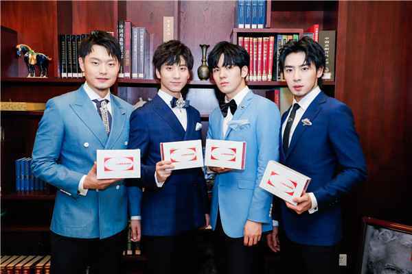  “声入人心”男团加入DECCA音乐厂牌