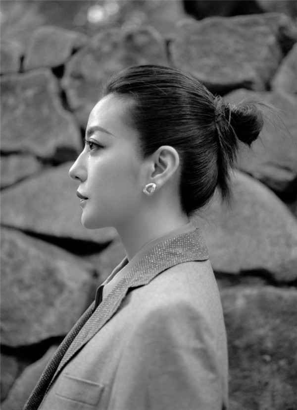 赵薇英伦大片释出 综艺引热议