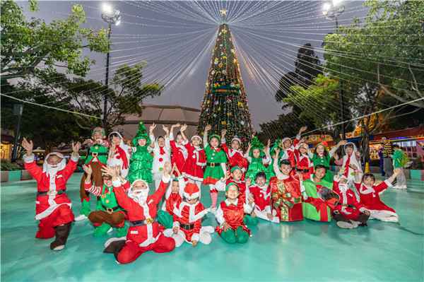  “村长”李锐携众萌娃现身长隆