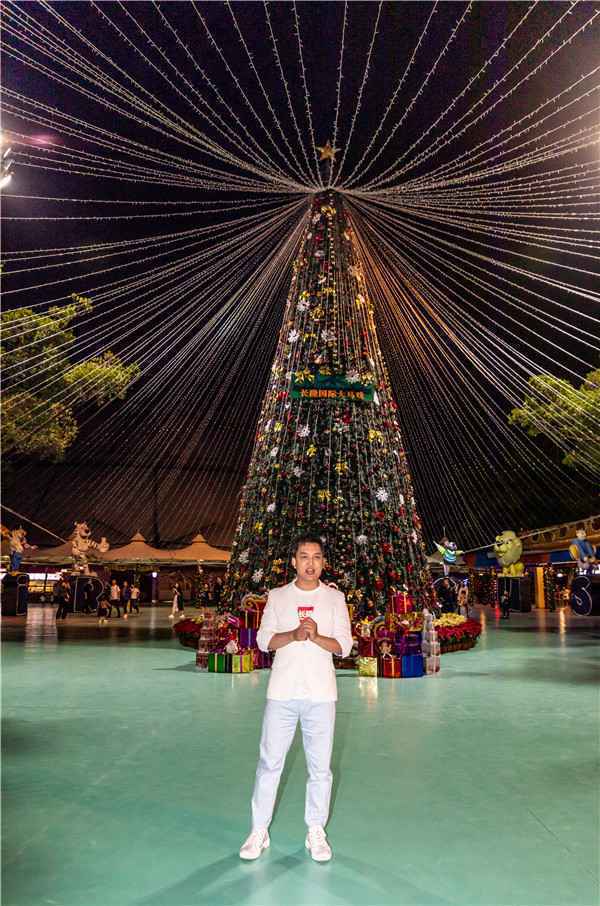  “村长”李锐携众萌娃现身长隆