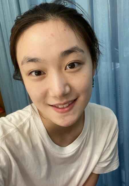孙俪妹妹晒怼脸拍